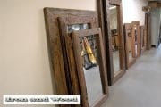 Diverse grote robuuste spiegels van oud sloophout